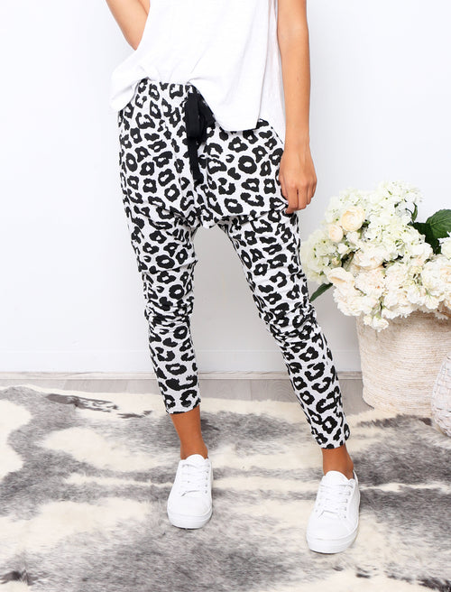 ****Preorder Item **** Mila Jogger - Leopard