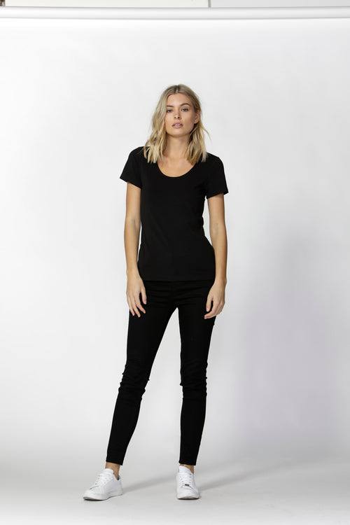 BRITNEY SCOOP TEE - BLACK